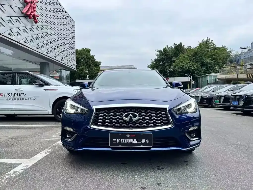 Infiniti Q50L — фото 9