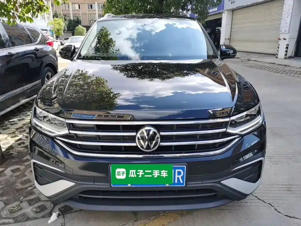 Volkswagen Tiguan L — фото 4
