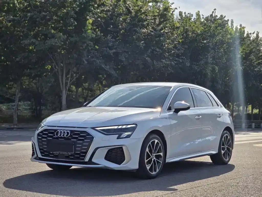 Audi A3 — фото 1