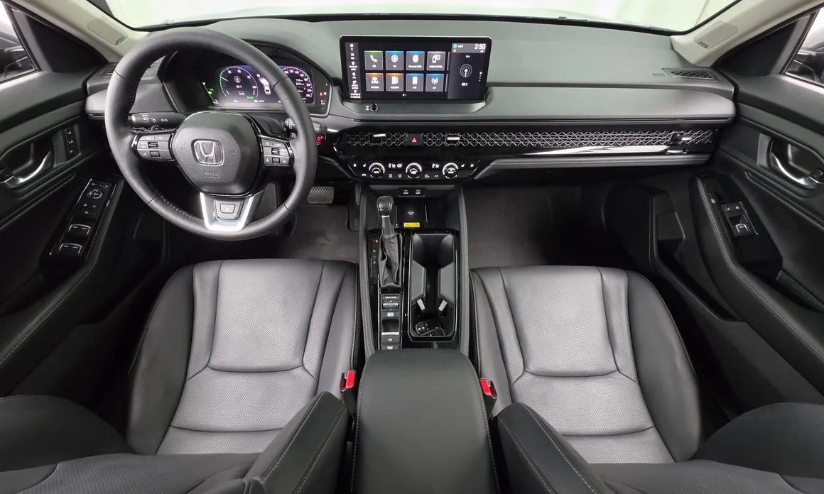 Honda Accord — фото 10