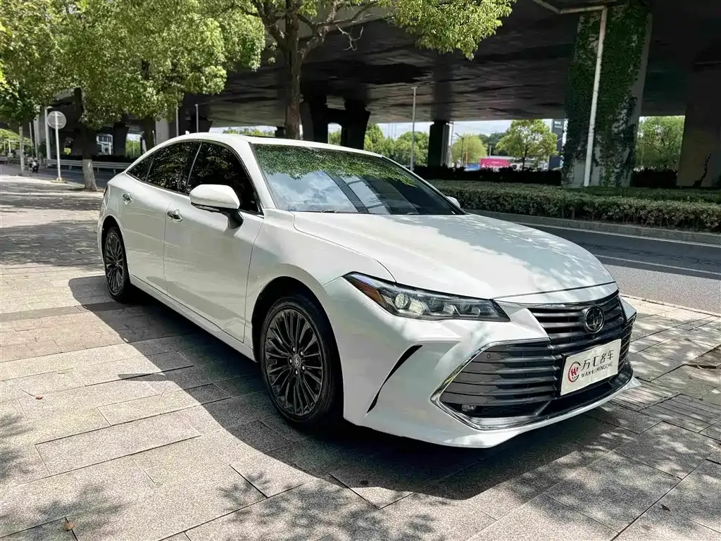 Toyota Avalon — фото 10