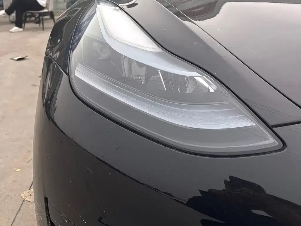 Tesla Model 3 — фото 3