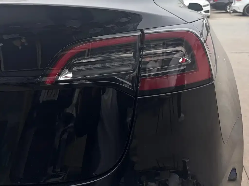 Tesla Model 3 — фото 5