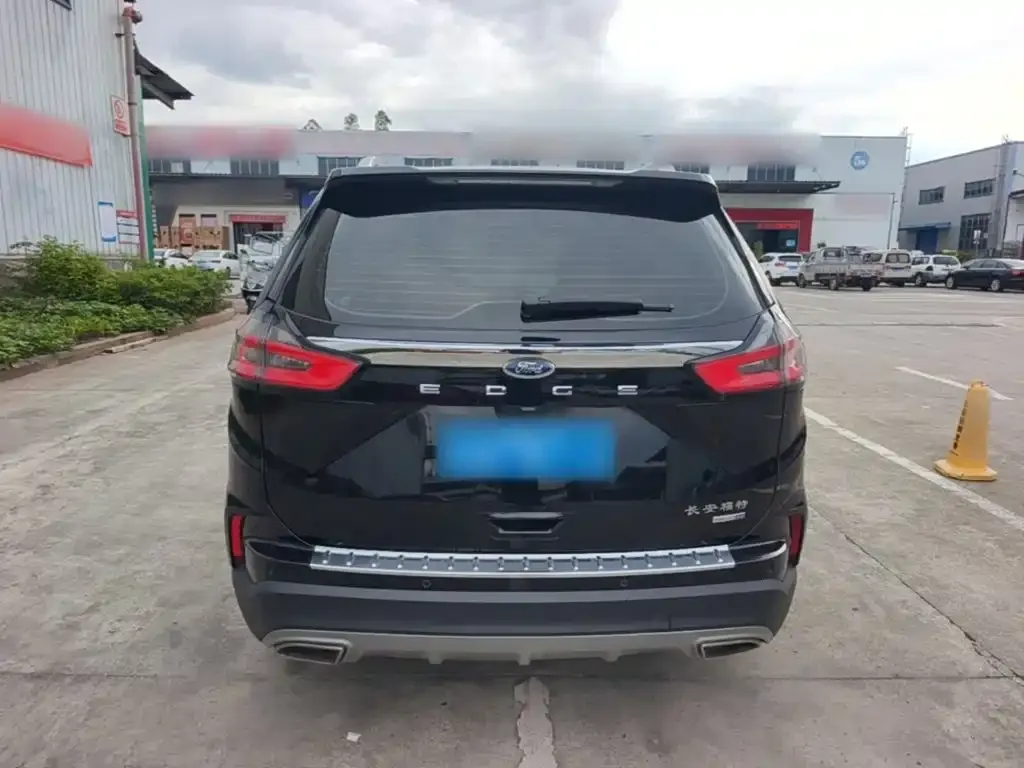 Ford Edge — фото 9