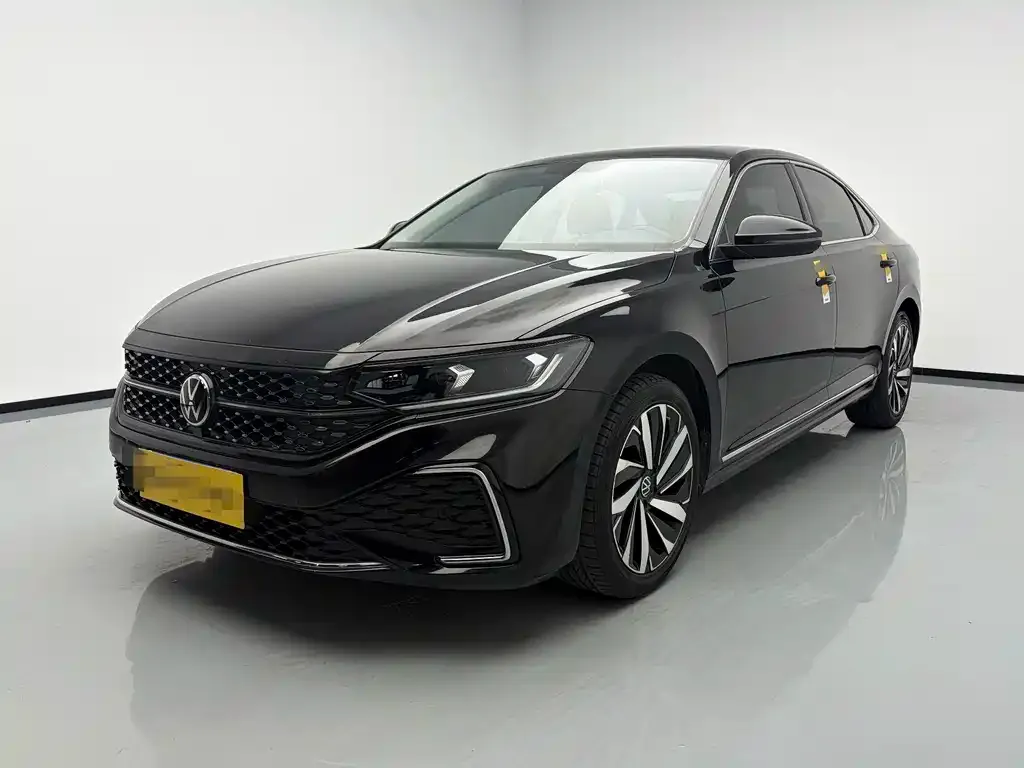 Volkswagen Passat — фото 1