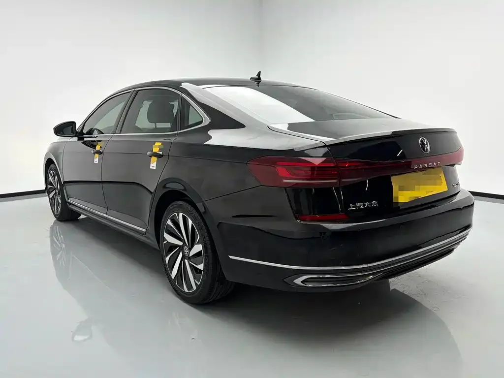 Volkswagen Passat — фото 7