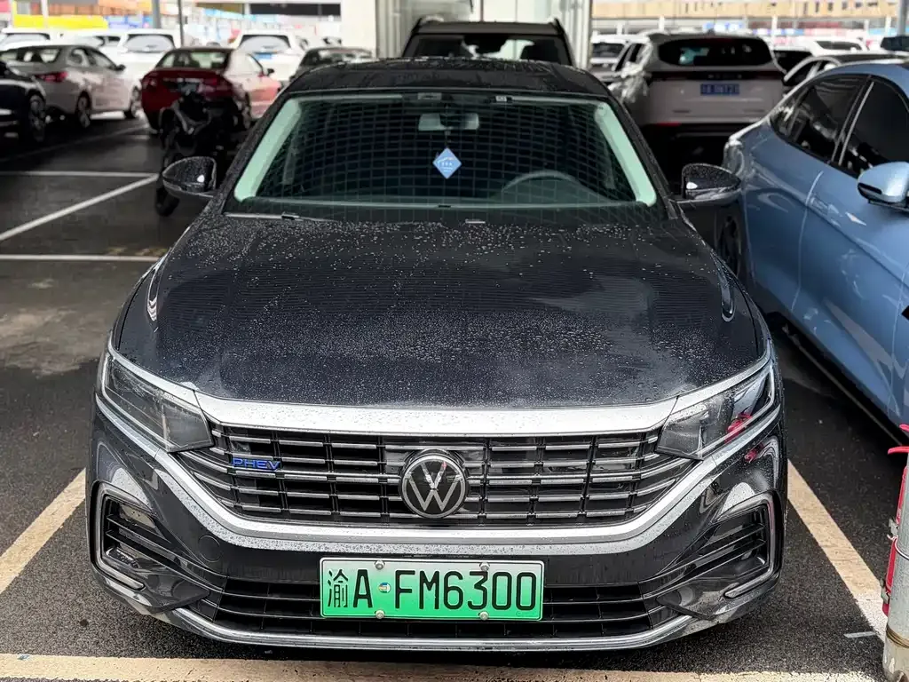 Volkswagen Passat PHEV — фото 1