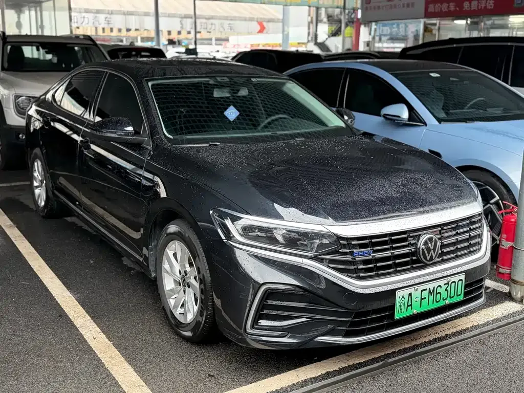 Volkswagen Passat PHEV — фото 7