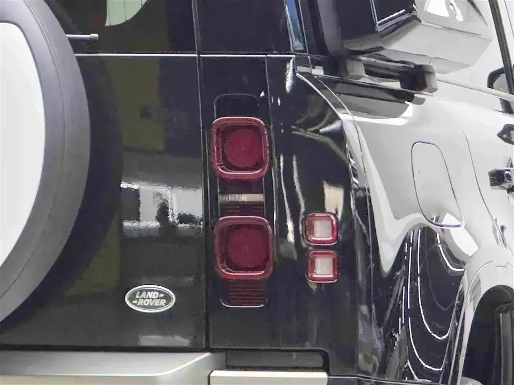 Land Rover Defender — фото 4