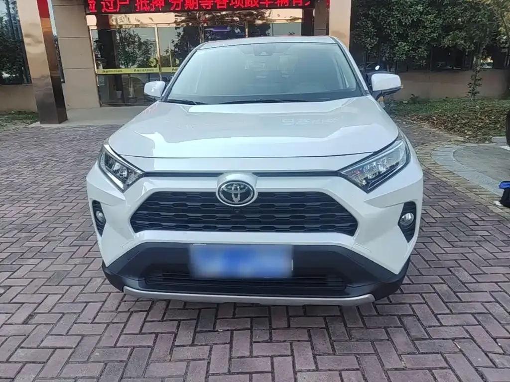 Toyota RAV4 — фото 4