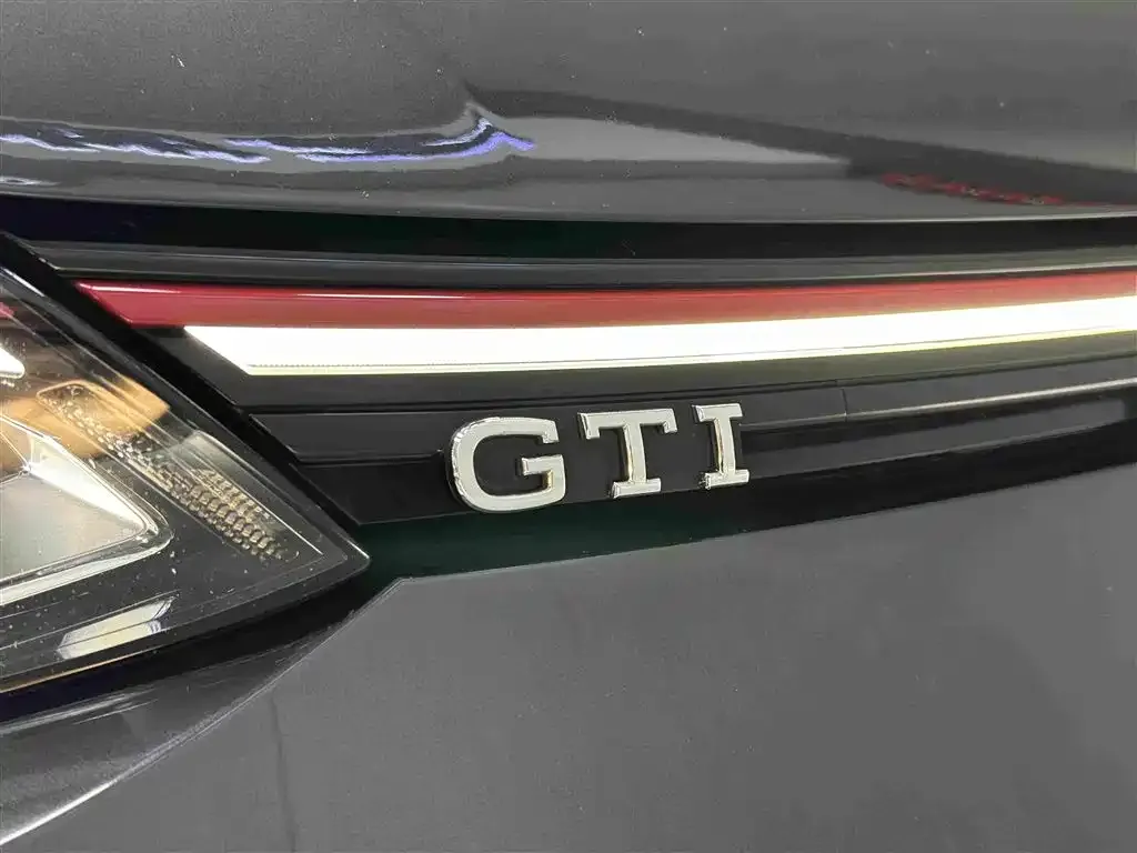 Volkswagen Golf GTI — фото 2