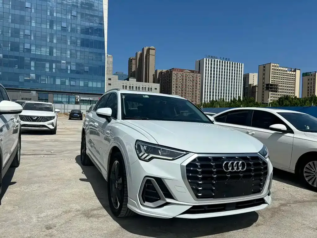 Audi Q3 — фото 10