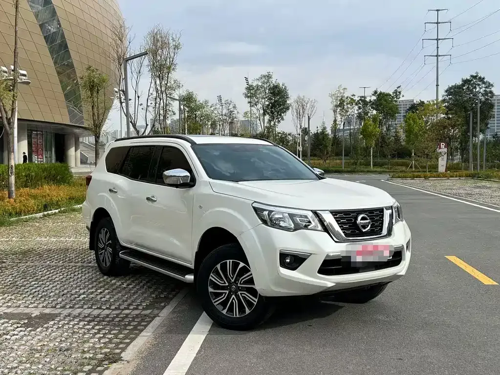 Nissan Terra — фото 9