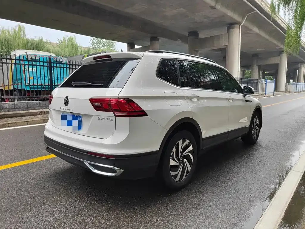 Volkswagen Tiguan L — фото 9