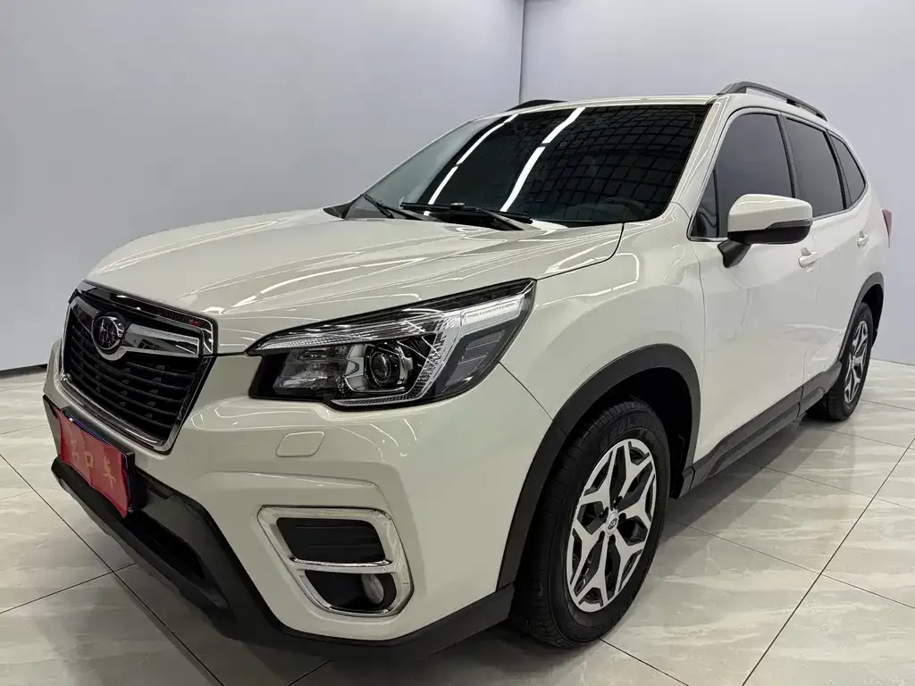 Subaru Forester — фото 1