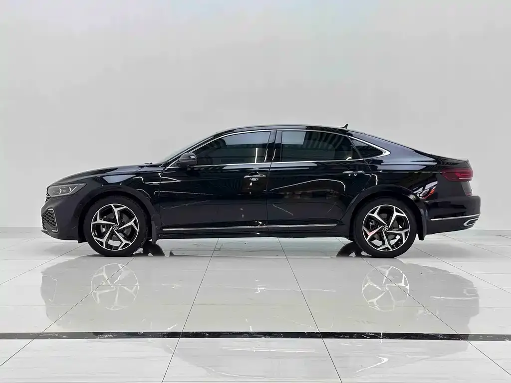Volkswagen Passat — фото 4