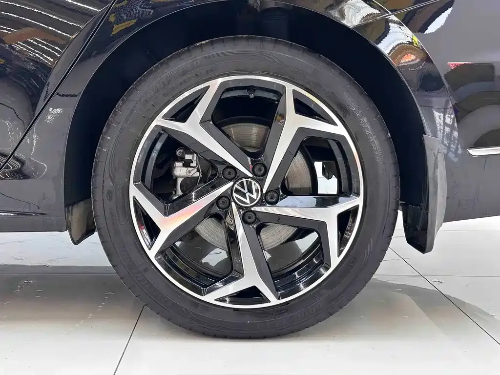 Volkswagen Passat — фото 7