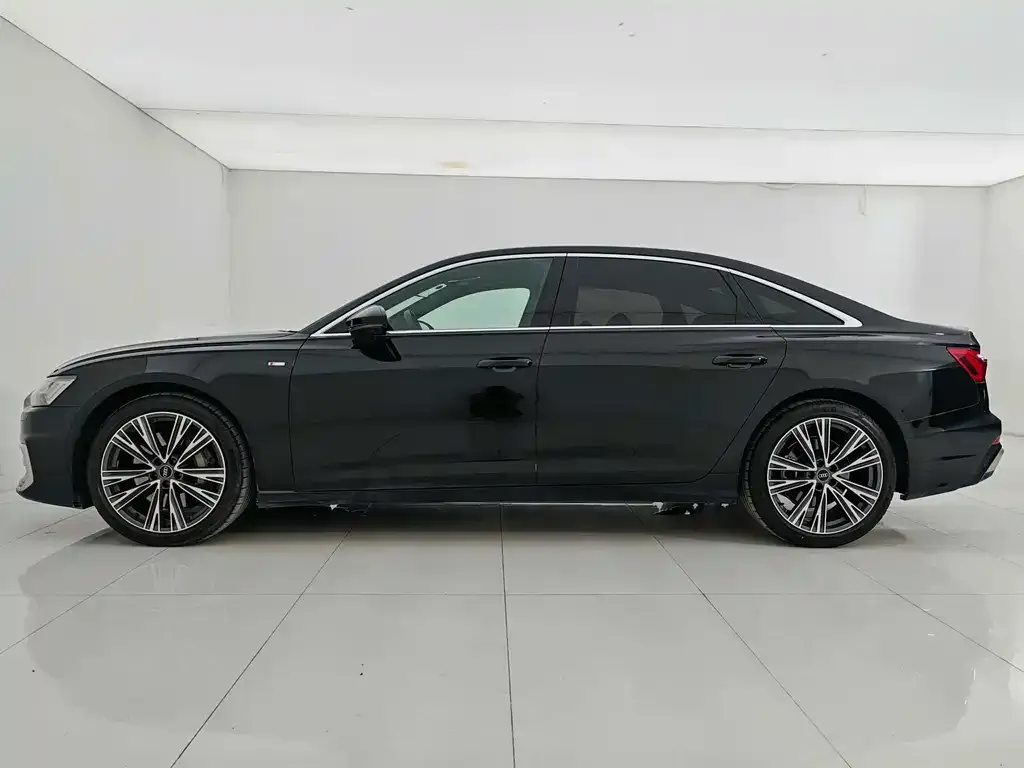 Audi A6L — фото 2