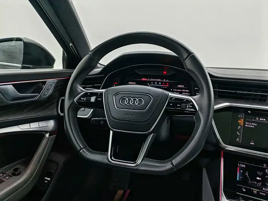 Audi A6L — фото 9