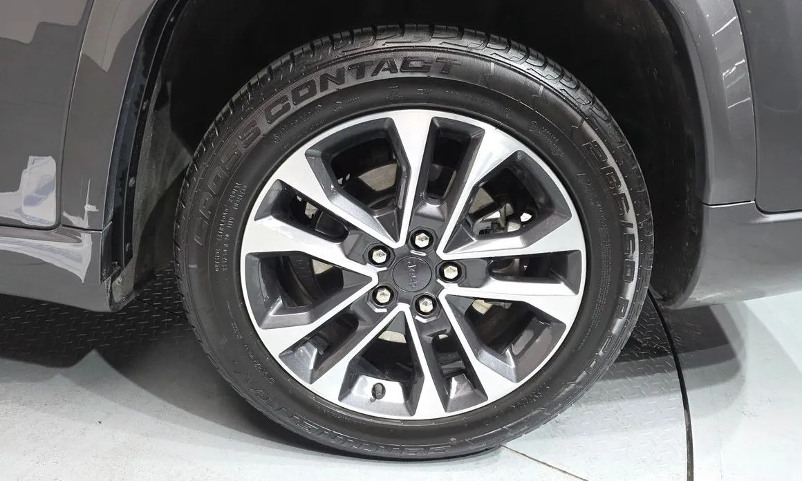 Jeep Cherokee — фото 8