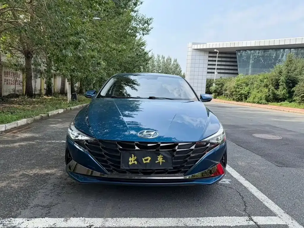 Hyundai Elantra — фото 3