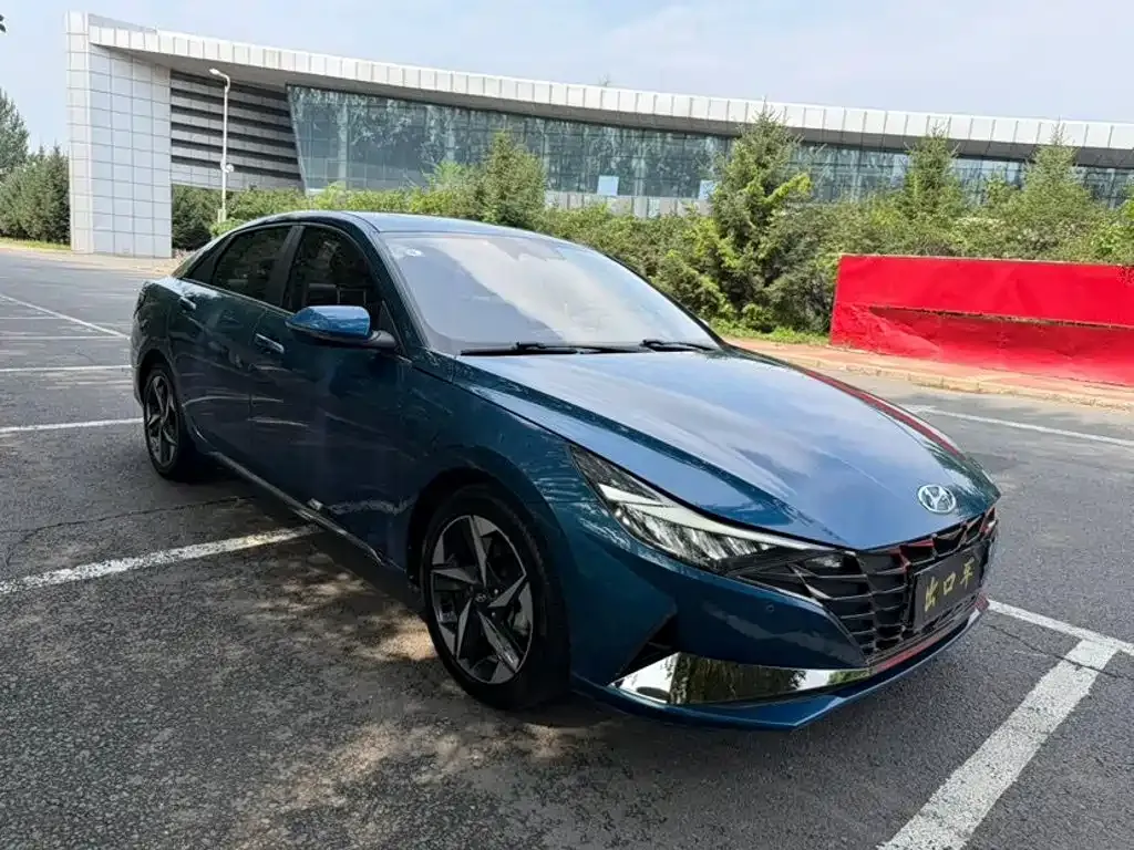 Hyundai Elantra — фото 5
