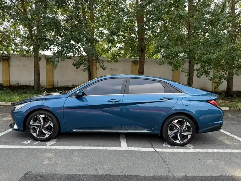 Hyundai Elantra — фото 8