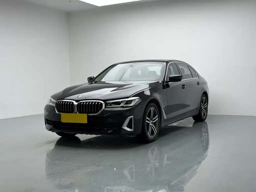 BMW 5 Series — фото 1