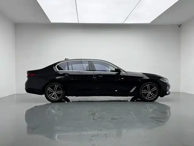 BMW 5 Series — фото 4