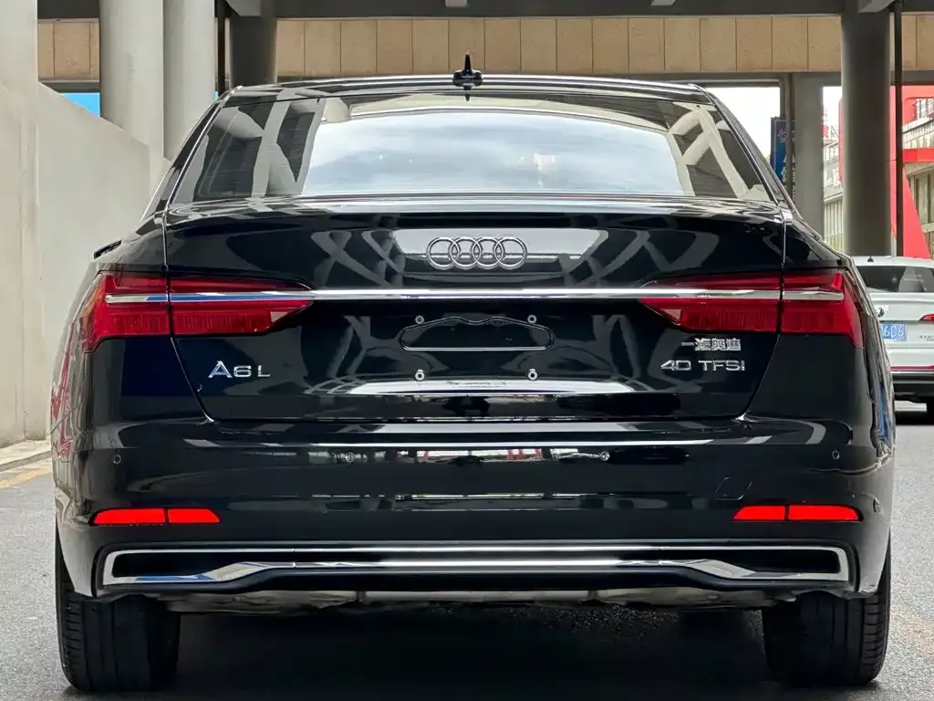Audi A6L — фото 2