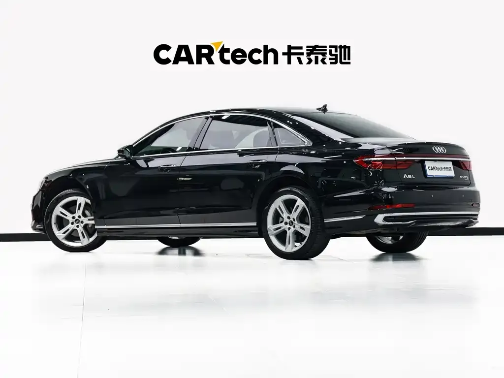 Audi A8 — фото 2