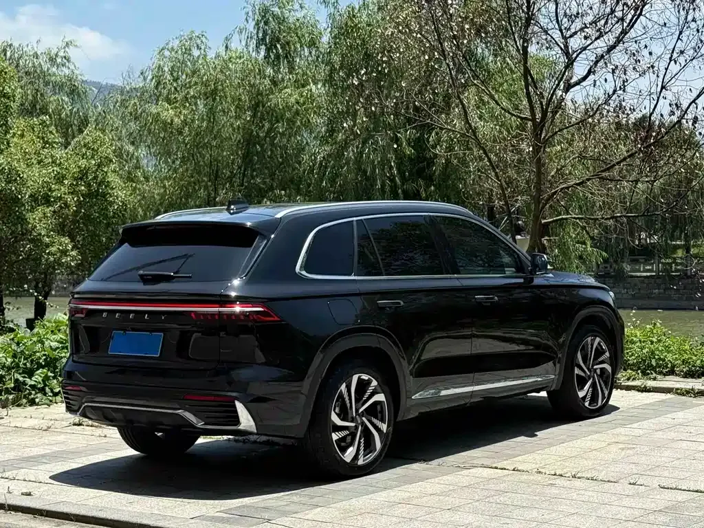 Geely Xingyue L — фото 8