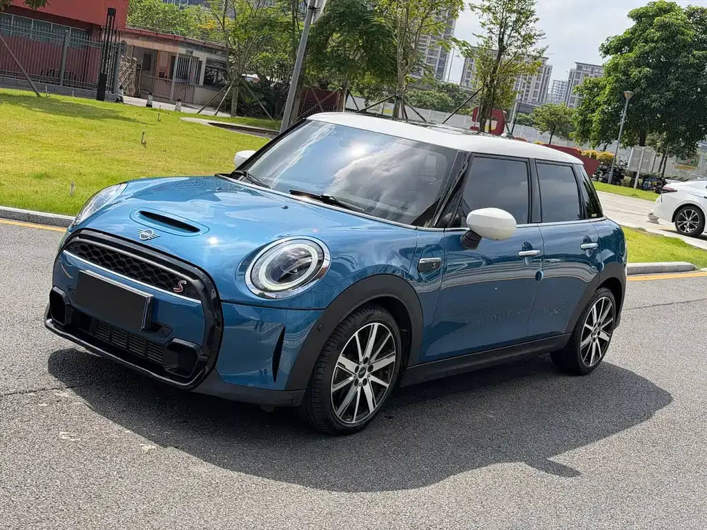 MINI Cooper (3-door) — фото 1