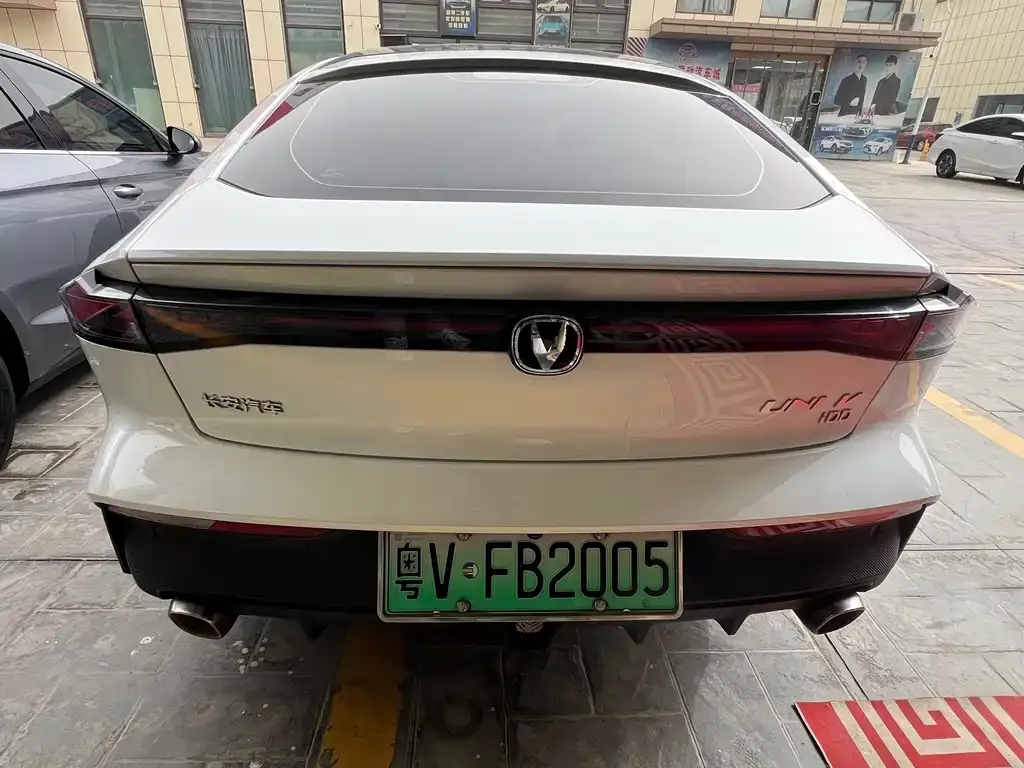 Changan UNI-V iDD — фото 9