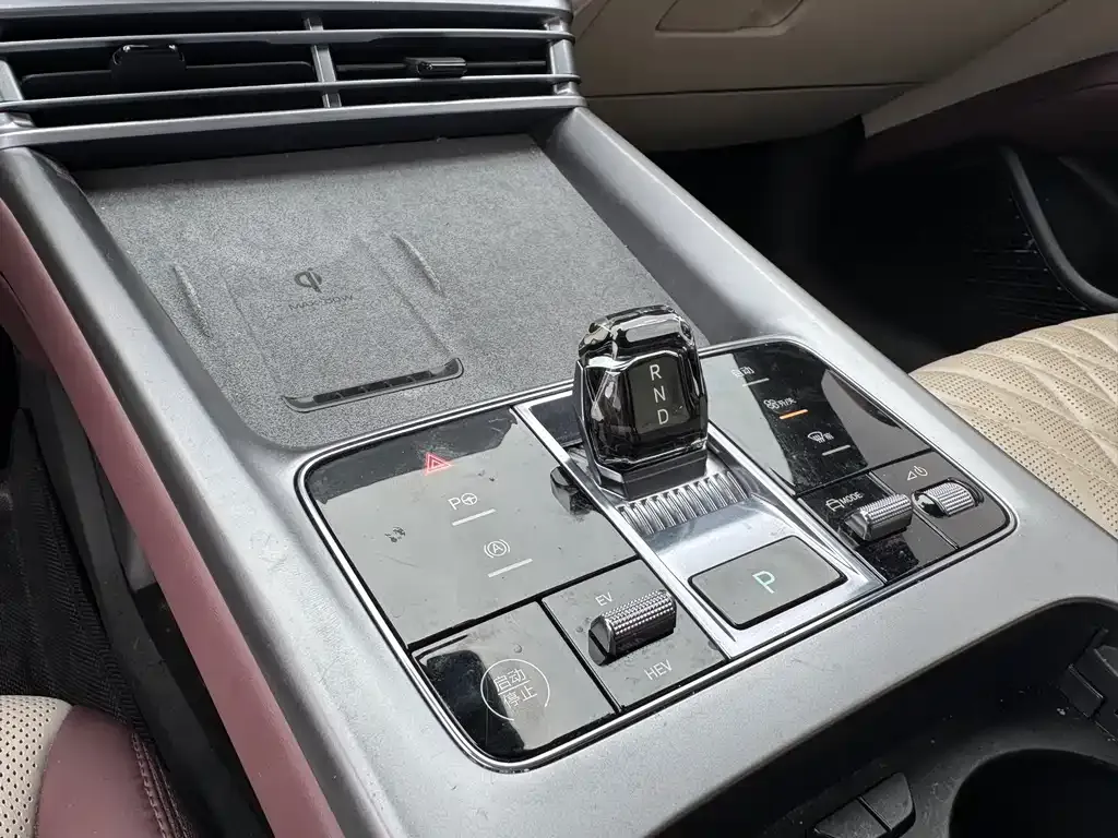 BYD Seal — фото 3