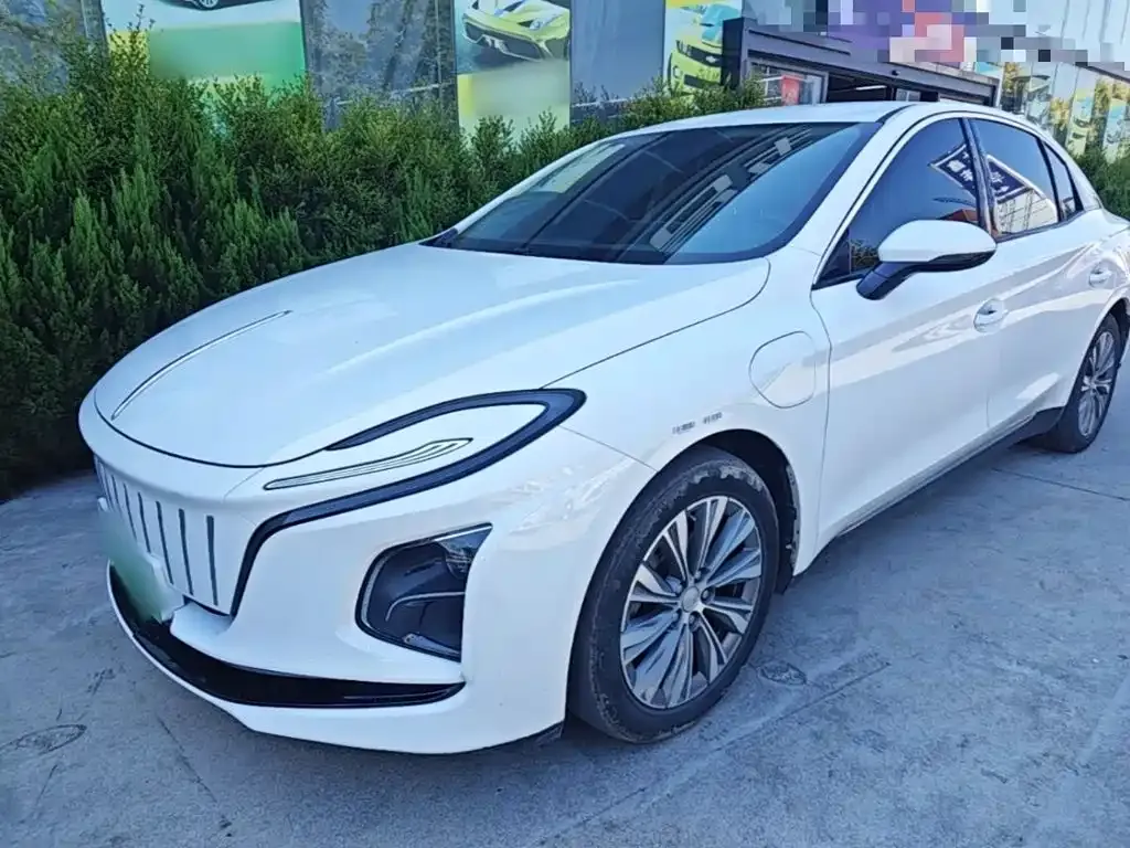 Hongqi E-QM5 — фото 1
