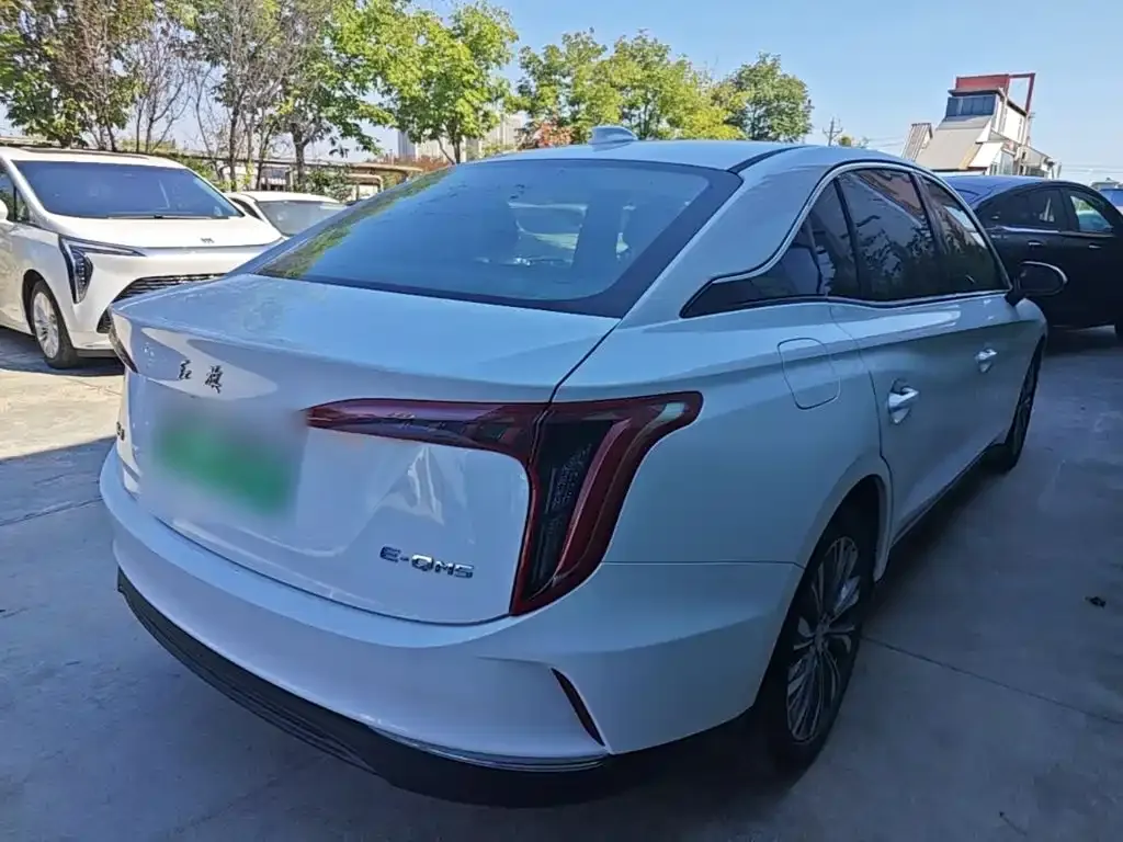 Hongqi E-QM5 — фото 9