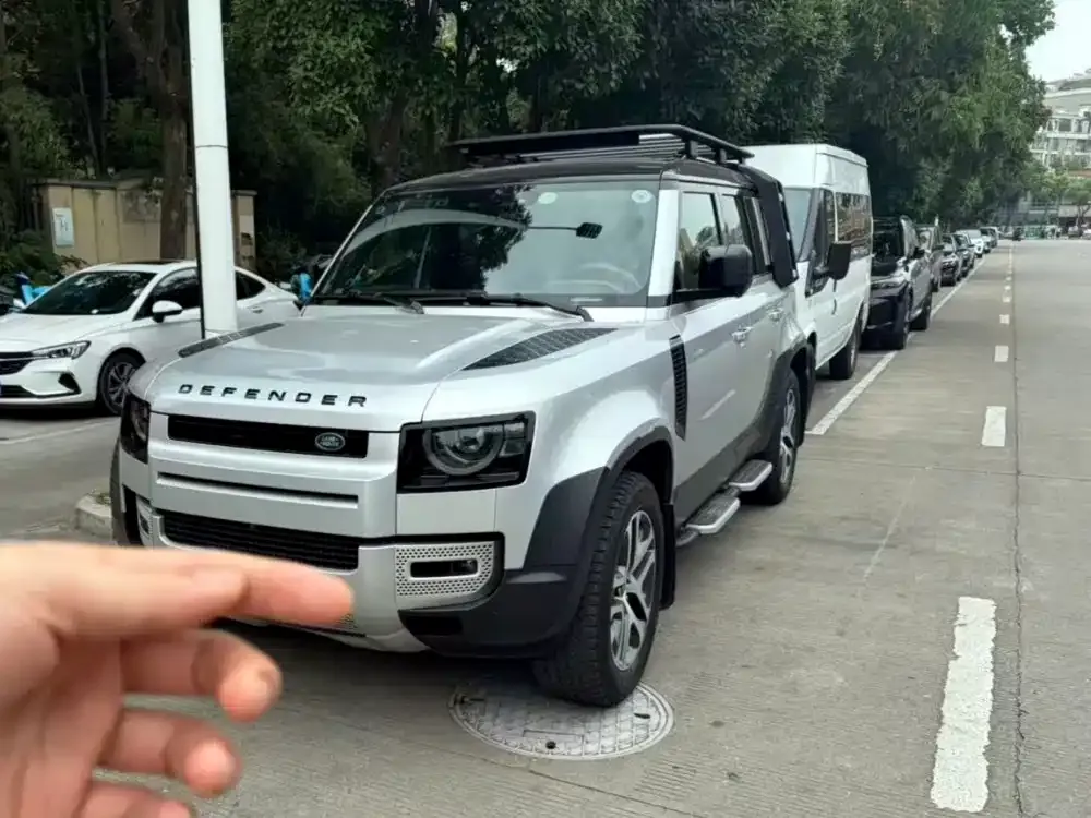 Land Rover Defender — фото 6