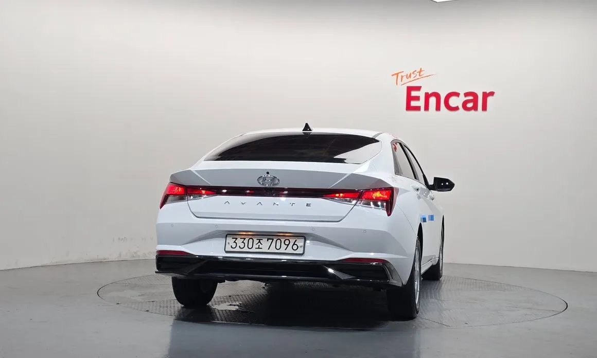 Hyundai AVANTE — фото 3
