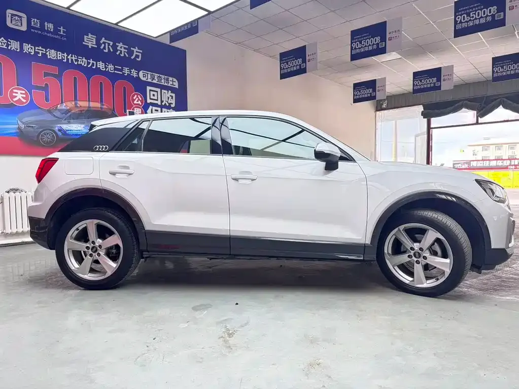 Audi Q2L — фото 2