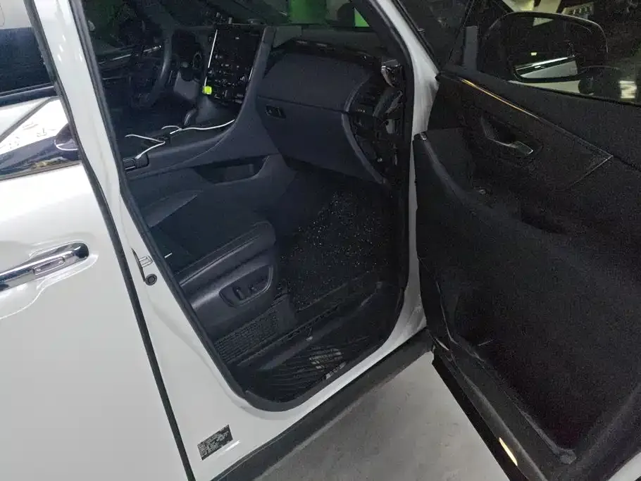 Toyota Alphard — фото 7