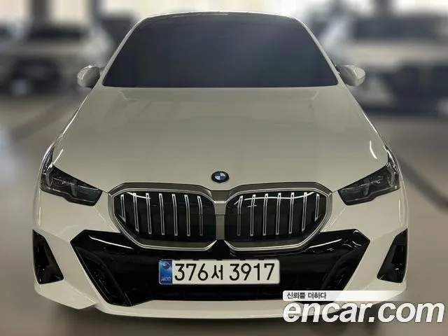 BMW 5-Series — фото 1