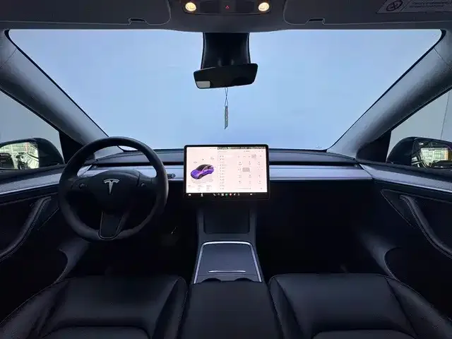 Tesla Model Y — фото 2