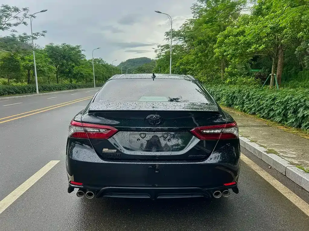 Toyota Camry — фото 6
