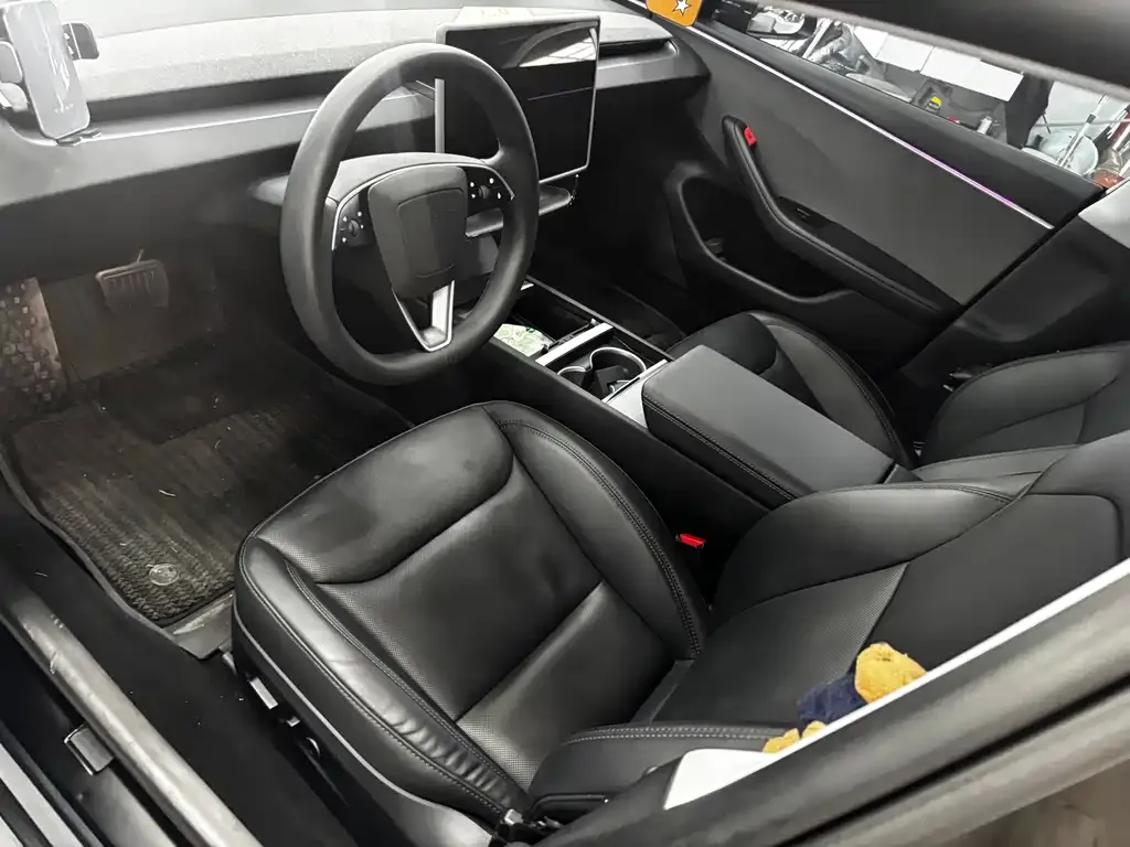 Tesla Model 3 — фото 3