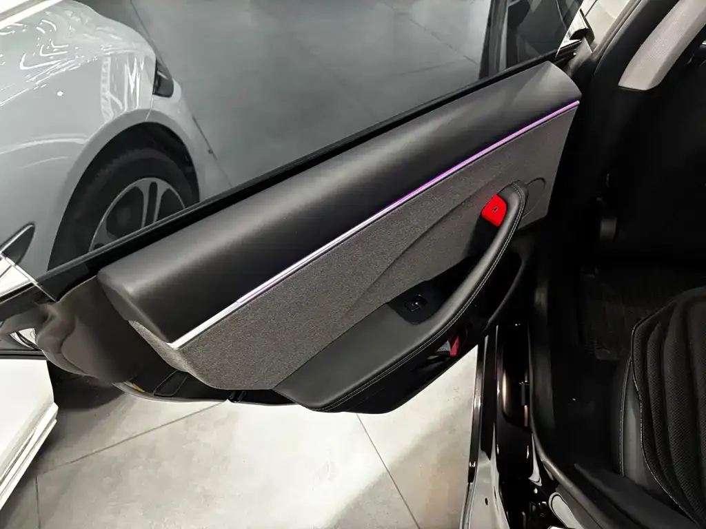 Tesla Model 3 — фото 2