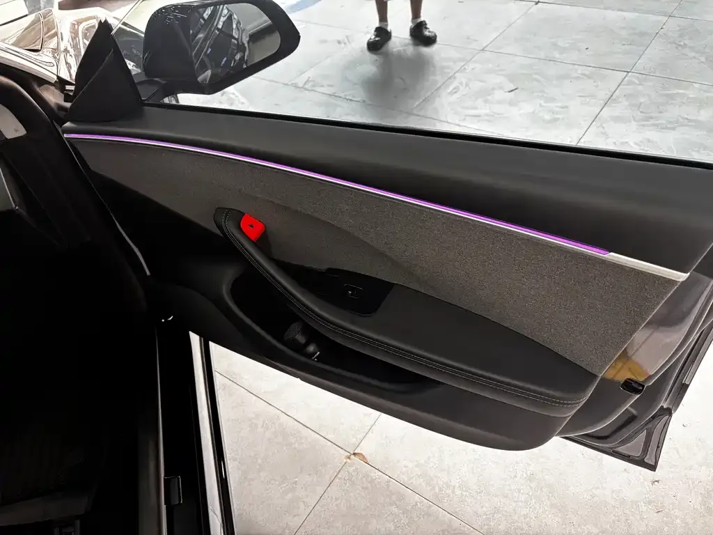 Tesla Model 3 — фото 4