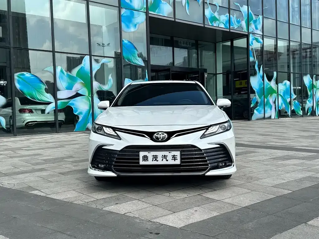 Toyota Camry — фото 6