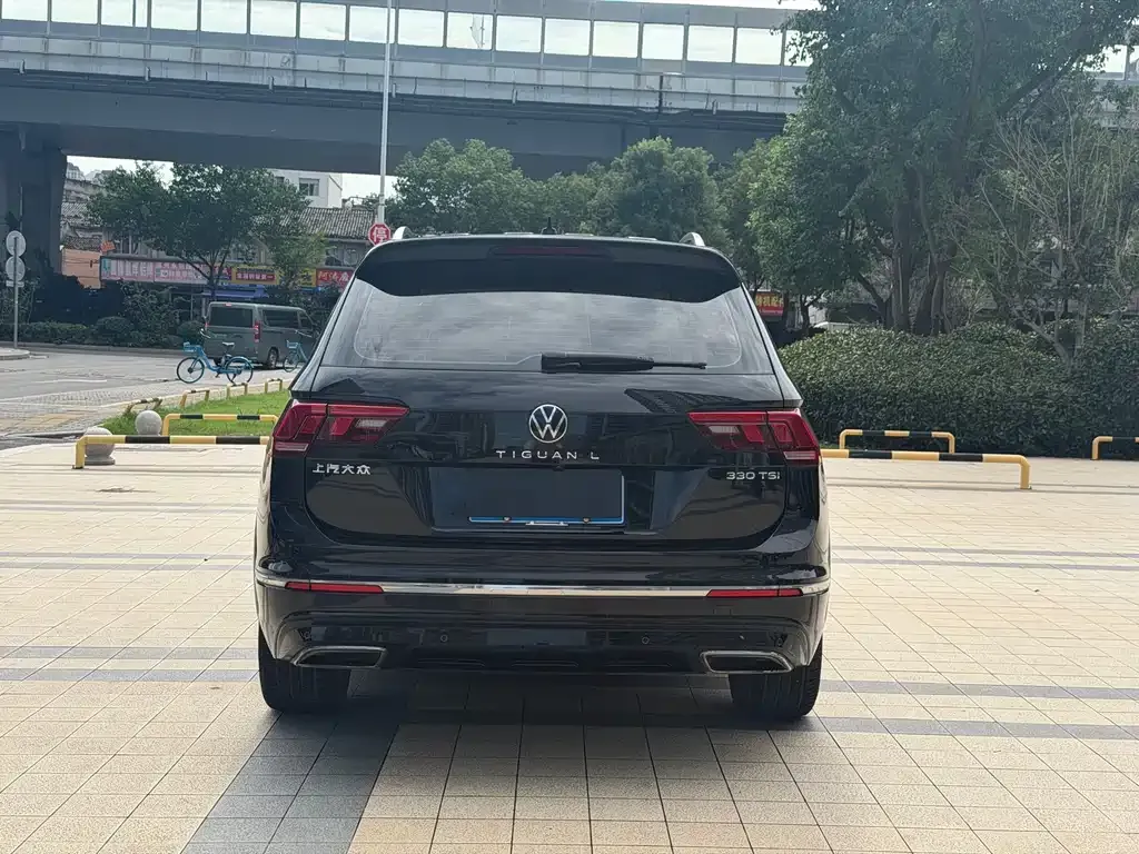 Volkswagen Tiguan L — фото 9
