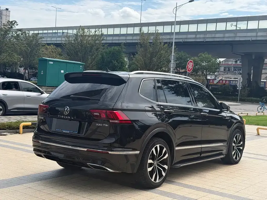 Volkswagen Tiguan L — фото 2